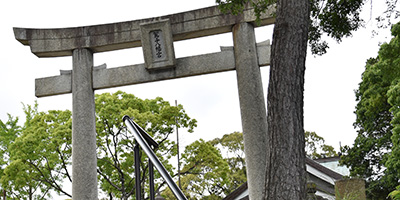 駕与八幡宮